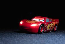 Ultimate Lighting McQueen: ¿Un juguete de Cars o una maravilla robótica?