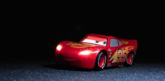 Ultimate Lighting McQueen: ¿Un juguete de Cars o una maravilla robótica?