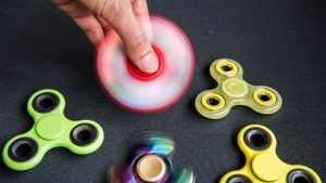 Fidget Spinner: El juguete que tiene dando vueltas a Internet