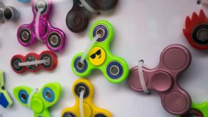 Fidget Spinner : El juguete que tiene dando vueltas a Internet