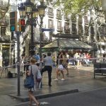 ¿Falta de humanidad en las fotografías del atentado en Barcelona?