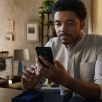 Samsung dedica ingenioso comercial a la historia de iPhone