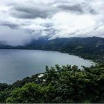 El lago de color de turquesa, una de las octavas maravillas del mundo.