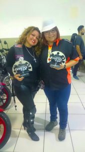 Conoce a dos mujeres motociclistas de El Salvador