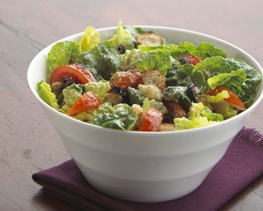 Ensalada Toscana: Un platillo especial de Italia Ensalada Toscana: Un platillo especial de Italia