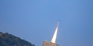 Japón lanza el cohete más pequeño jamás enviado al espacio.